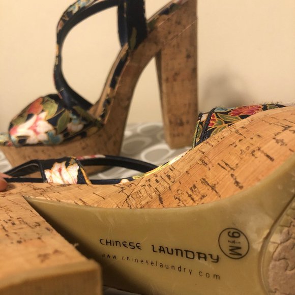 Chinese Laundry Platform Heel Sandals Size 9.5 - Picture 4 of 4